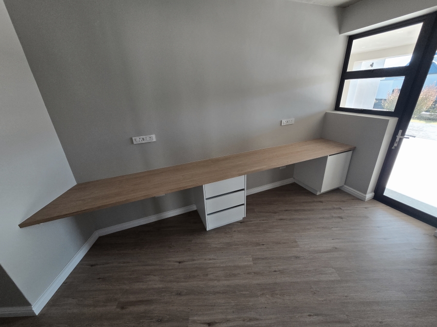 4 Bedroom Property for Sale in Kingswood Golf Estate Western Cape